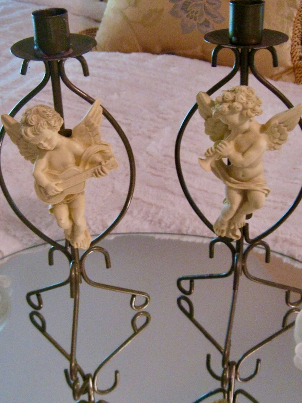 SET OF 2 ANGELS CANDLE HOLDERS FOR THE PERFECT SETTING ON YOUR DINNER TABLE